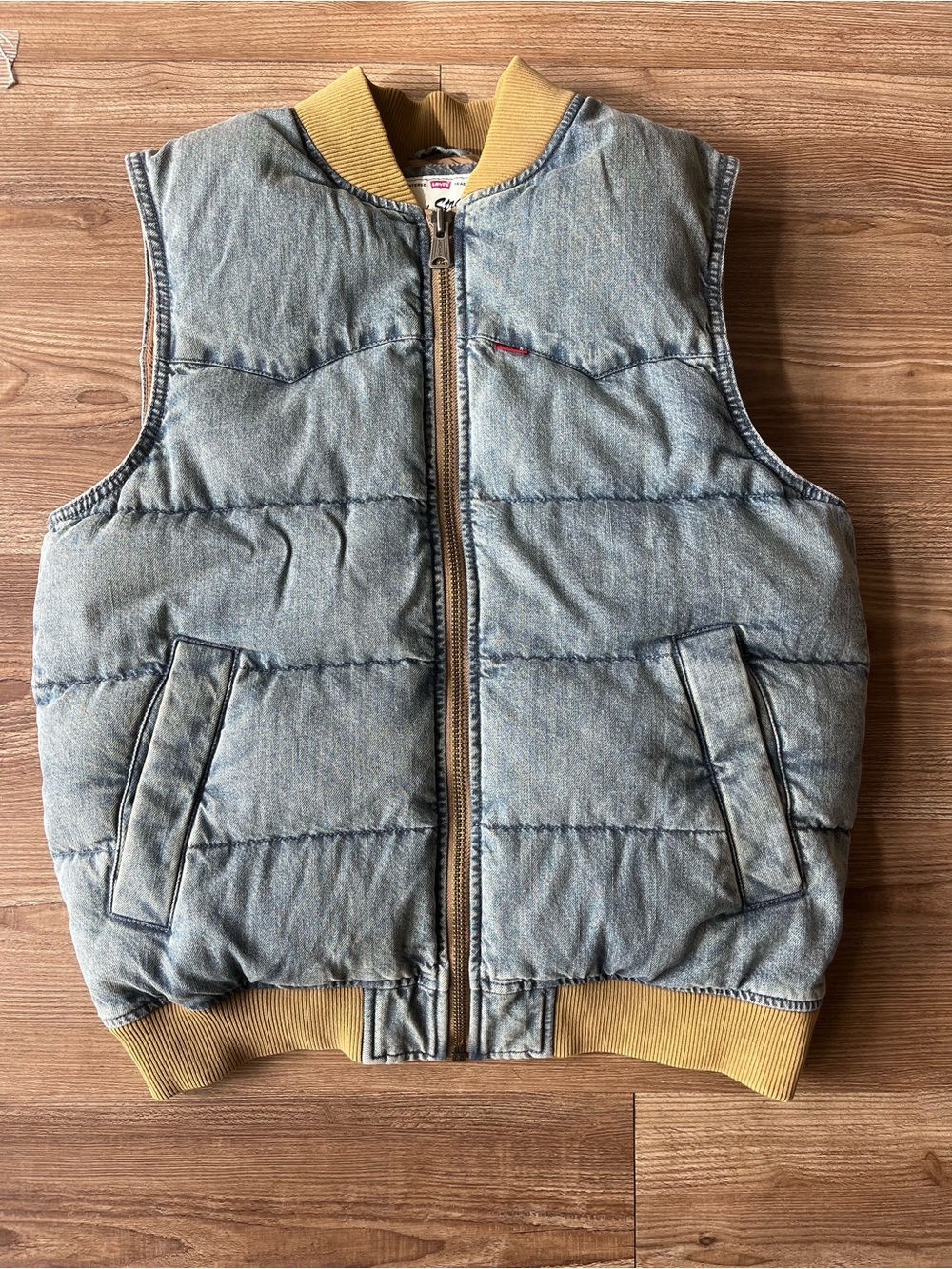 Levis Mens Western Puffer Vest.